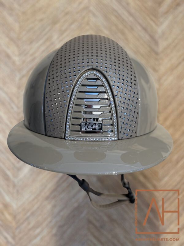 KEP Taupe Polo | Verona Mirror Swarovski - About Helmets